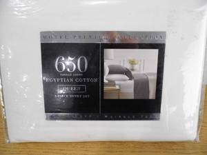 lot 59 image: New 650 Thread 3 Pc Duvet Cover