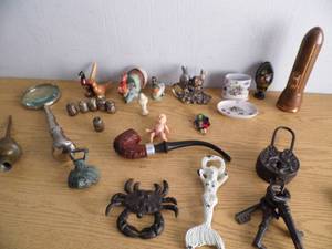 lot 140 image: SaltPepper - Cast Iron Hooks - Keys