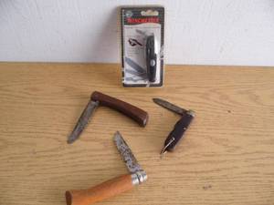 lot 142 image: Knives