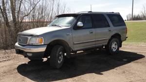 lot 1 image: 1999 Ford Expedition XLT