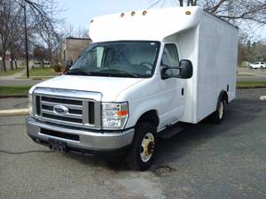 2014 Ford E-450 Super Duty Cube Van