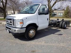 2012 Ford E-450 Super Duty Cutaway Cab Chassis