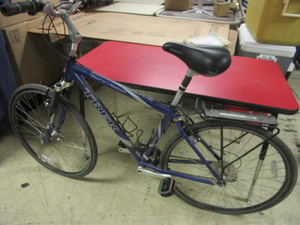 lot 202 image: TREK MULTI-TRACK 7200