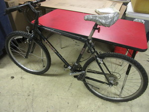 lot 203 image: TREK 950 SINGLE TRACK BICYCLE