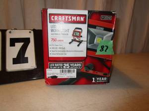 lot 87 image: Craftsman LED Work Light