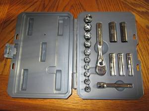 lot 139 image: Craftsman 17 pc Socket Set - Metric