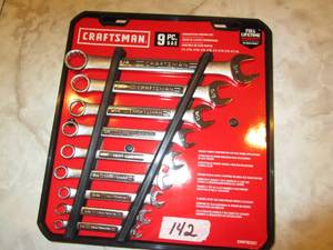 lot 142 image: Craftsman 9 pc Combination Wrench Set - SAE