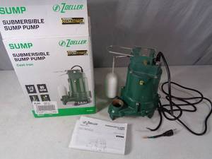 lot 25 image: New 12 HP Submersible Sump Pump (end of cord needs help)