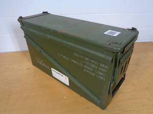 lot 95 image: 40 MM US Military Ammo Can