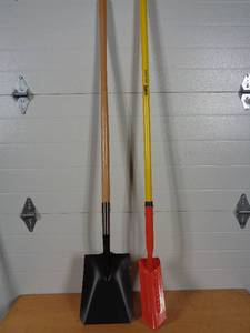 lot 100 image: 2 New Shovels