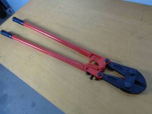 lot 122 image: 36 inch Bolt Cutters
