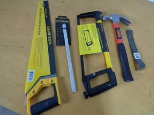 lot 123 image: New Hand Tools