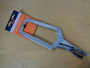 lot 132 image: New 18 inch Locking C-Clamp