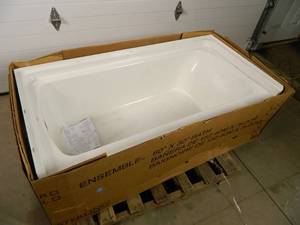 lot 31 image: New Sterling Medley Bathtub, Needs Repair