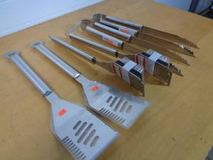 lot 160 image: 6 New Stainless BBQ Grilling Utensils