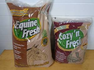 lot 164 image: 60 lbs of Pellet Pet Bedding