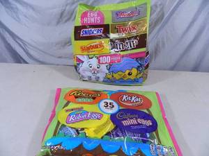 lot 202 image: 135 Pieces of Candy