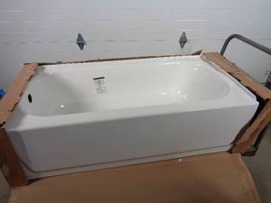 lot 100A image: Briggs Pendant 30-in White Enameled Steel Rectangular Left-Hand Drain Alcove Bathtub
