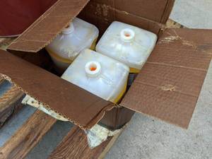 lot 47 image: Lot of (3) Jugs of deb stoko Ultra Wash 4-Liter