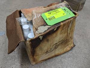 lot 61 image: Lot of (1) Case of  DOT 4 Brake Fluid 32-oz. Bottles