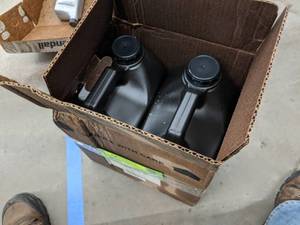lot 65 image: Lot of (2) Jugs of General Pump Industrial Pump Oil Series 100 2.5-Gallon
