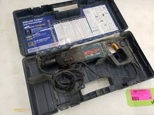 lot 16 image: Bosch Bulldog 11224VSR with Case