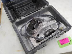 lot 22 image: Black&Decker Sawcat 7-14in. Circular Saw 3698 with Case