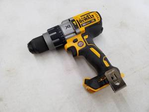 lot 29 image: DeWalt 12in. Cordless 20VDC HammerdrillDrill Driver DCD996