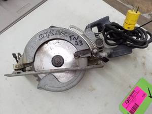 lot 106 image: Skil Skilsaw 7-14in. Worm Drive Circular Saw HD77
