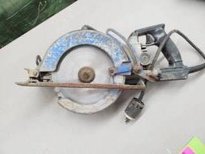 lot 108 image: Skil Skilsaw Professional 7-14in. Worm Drive Circular Saw 70