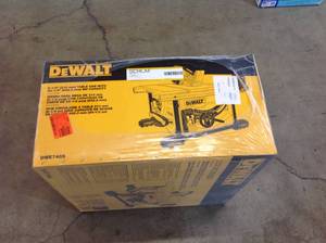 lot 36 image: DEWALT 15 Amp Corded 8-14 in. Compact Jobsite Tablesaw ( brand new )
