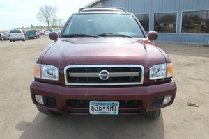 lot 5368 image: 2002 Nissan Pathfinder