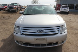 lot 5367 image: 2008 Ford Taurus SEL