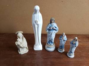 lot 17 image: Religious Figures