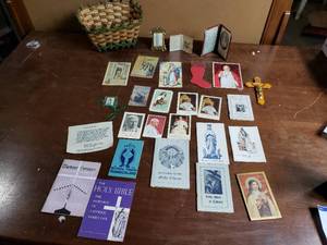 lot 23 image: Vintage Catholic Memorabilia