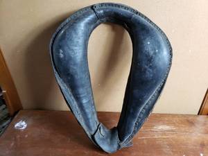lot 31 image: Black Horse Collar