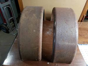 lot 36 image: Old Steel Car Fenders