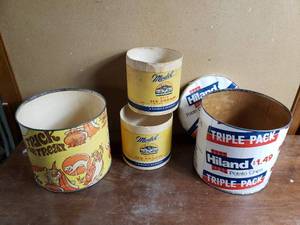 lot 44 image: Vintage Cardboard Chips, Ice Cream and Treat Containers