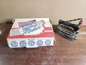 lot 52 image: Moult Salad Maker, Vintage Iron