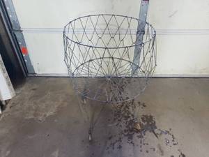 lot 58 image: Folding Laundry Basket