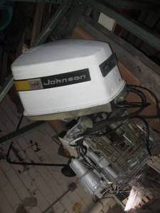 lot 4 image: Johnson 115 outboard motor with con...