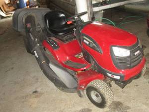 lot 8 image: Craftsman riding mower, needs new e...