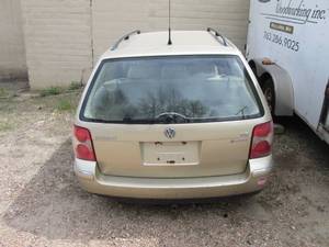 lot 9 image: 2002 Volkswagon Passat.  Has igniti...