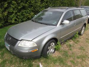 lot 12 image: 2005 Volkswagon Passat all wheel dr...
