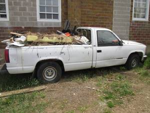 lot 13 image: 1989 Chevy Cheyenne 2500 Pickup truck.  ...