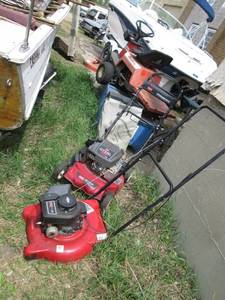 lot 14 image: Lot of parts mowers, Simplicity rid...