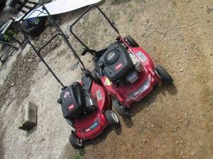lot 15 image: 2 Toro push mowers for parts...