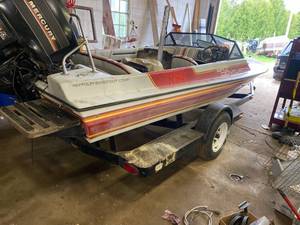 lot 6 image: 1989 Ski Centurion Motor worked whe...