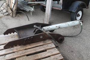 lot 12 image: TAG Hydraulic Excavator Thump