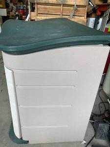 Rubbermaid 18 cu ft Storage Box 26 x 54 x 33 Tall